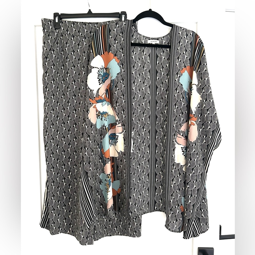 Max Studio L Kimono Pant Set Black and White Floral Geometric Pattern